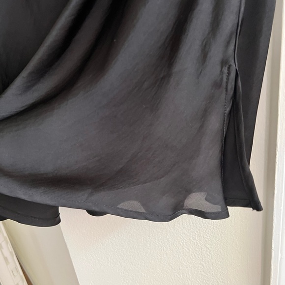 Beatifull skirt new with tag very soft material - Picture 4 of 11